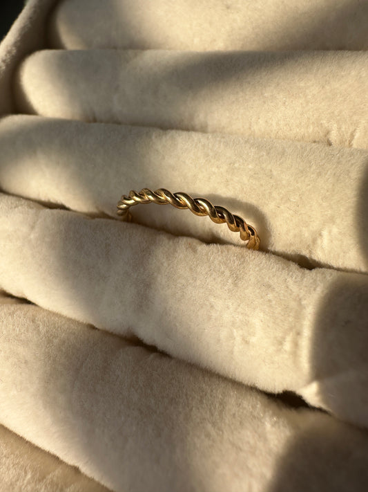 Twisted Ring Band